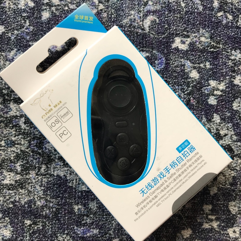 Wireless Remote for Virtual Reality Headset